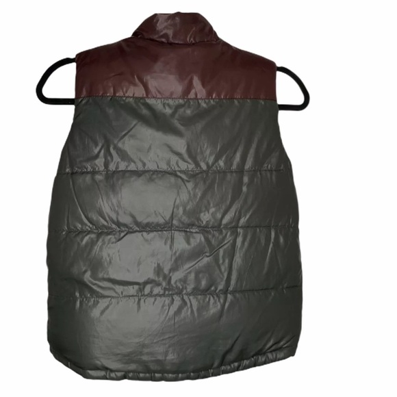 The Childrens Place boys puffer vest size 5/6 - Picture 4 of 6